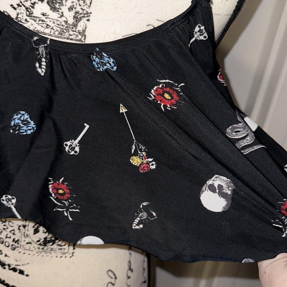 Discontinued Torrid skull & snake bathing suit top - Picture 4 of 11